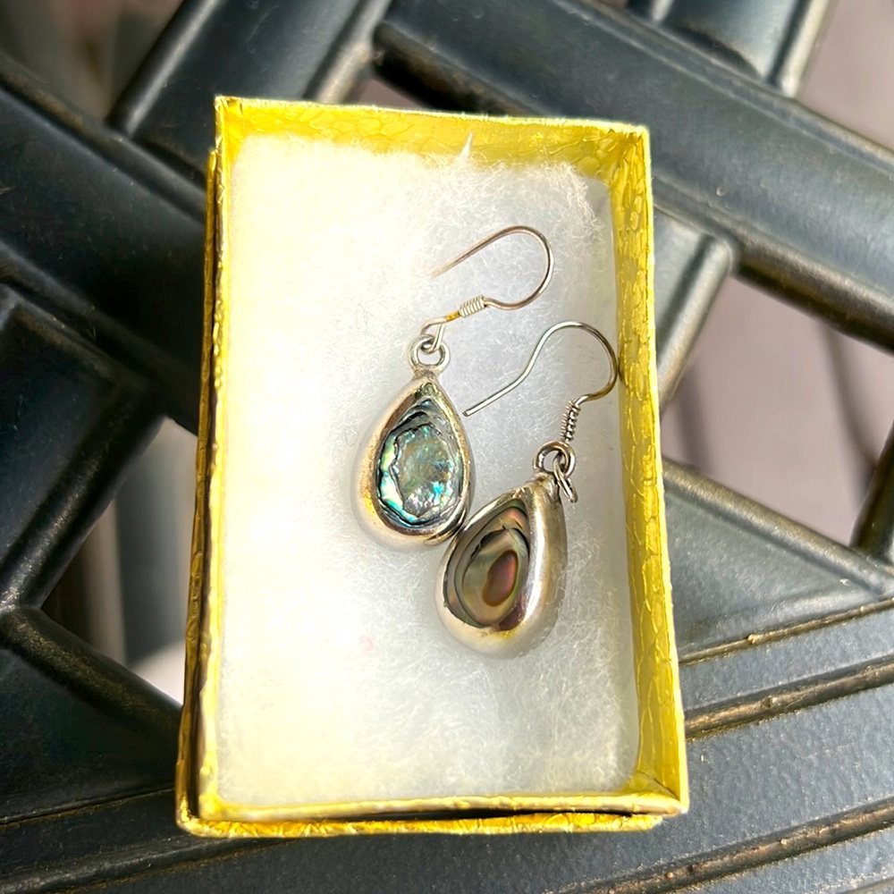 Abalone and silver dangle earrings. Handmade Made in Mexico